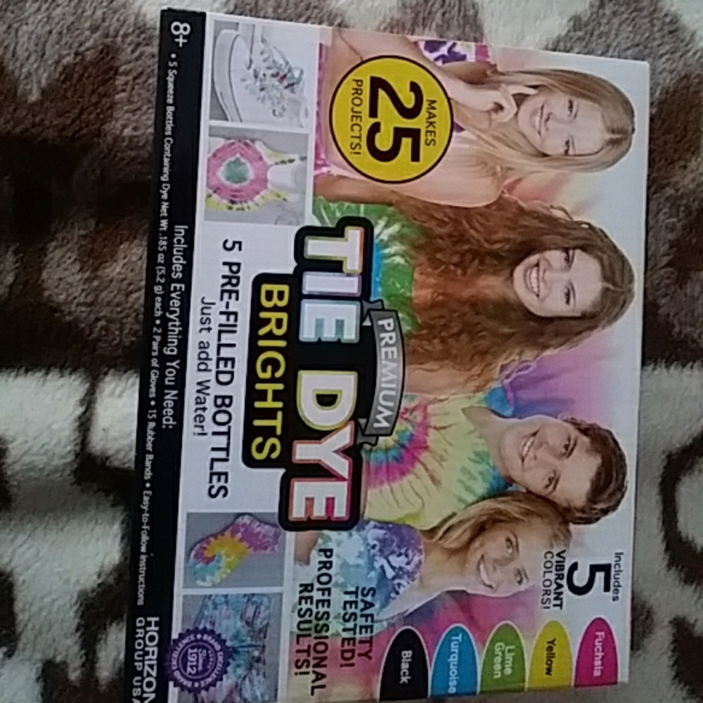 Tie dye kit. Brand new